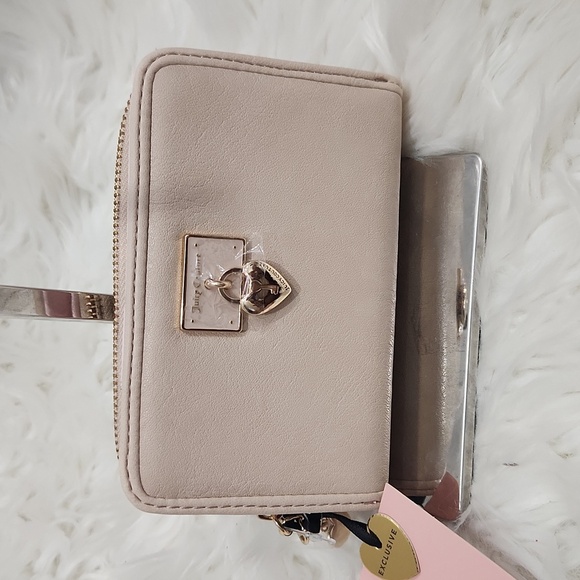 Juicy Couture Exclusive Sandstone Rolling On Multicompartment Bifold Wallet - Picture 1 of 6